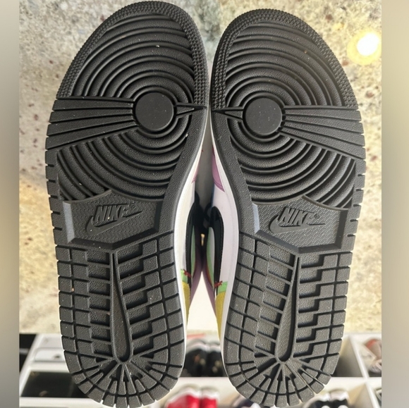 Women's Air Jordan 1 Mid - Picture 7 of 8